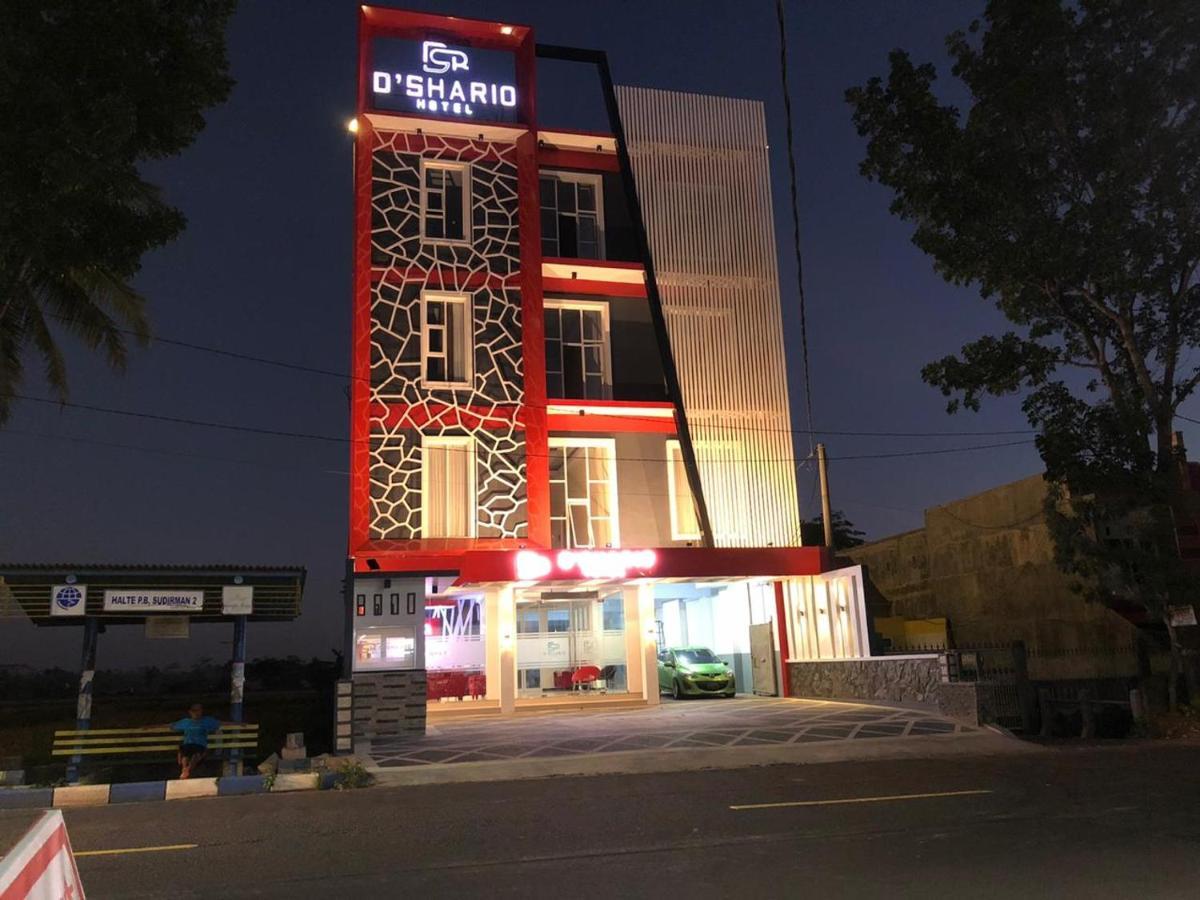 D'Shario Hotel Kepanjen Malang Exterior photo